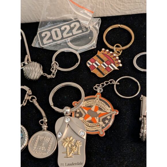 Lot of Key Chains - Picture 3 of 7